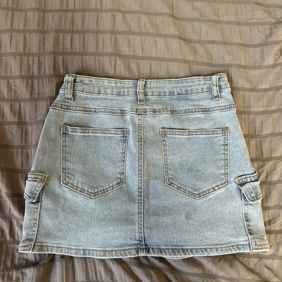 Mini Jeans Skirt - Light Denim - Stretchy Denim - High-Waisted - US 4 - SHEIN - Picture 3 of 7